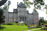 Élections municipales à Sherbrooke : Boutin veut renforcer les liens avec Québec, Kibonge mise sur les rues partagées